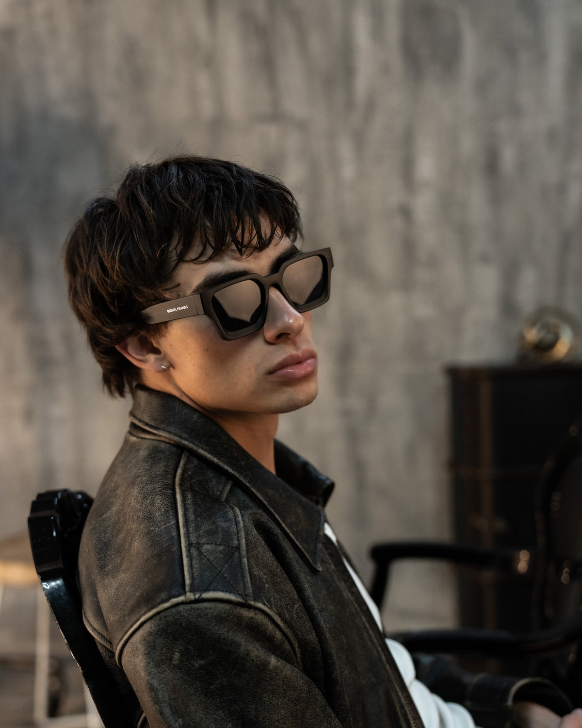 Essntl Frames